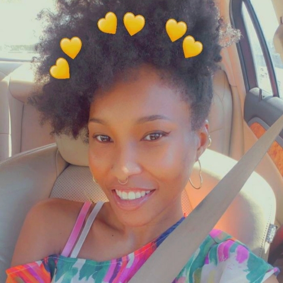 Meet your Posher - Picture 3 of 3